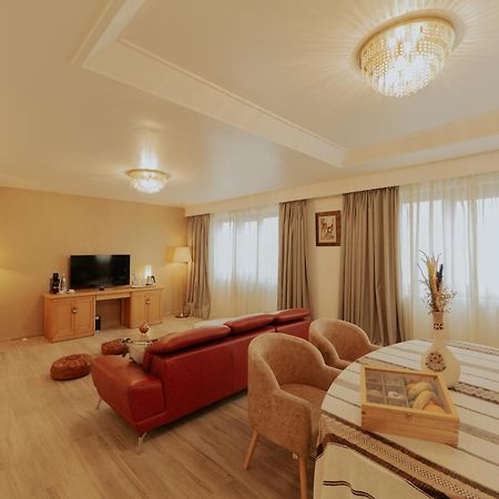 Hotel Mercure Alger Aeroport Dar el Beïda Eksteriør bilde Suite room