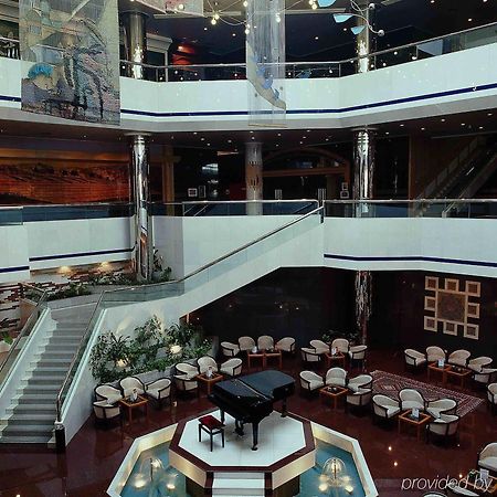 Hotel Mercure Alger Aeroport Dar el Beïda Eksteriør bilde The lobby of the hotel