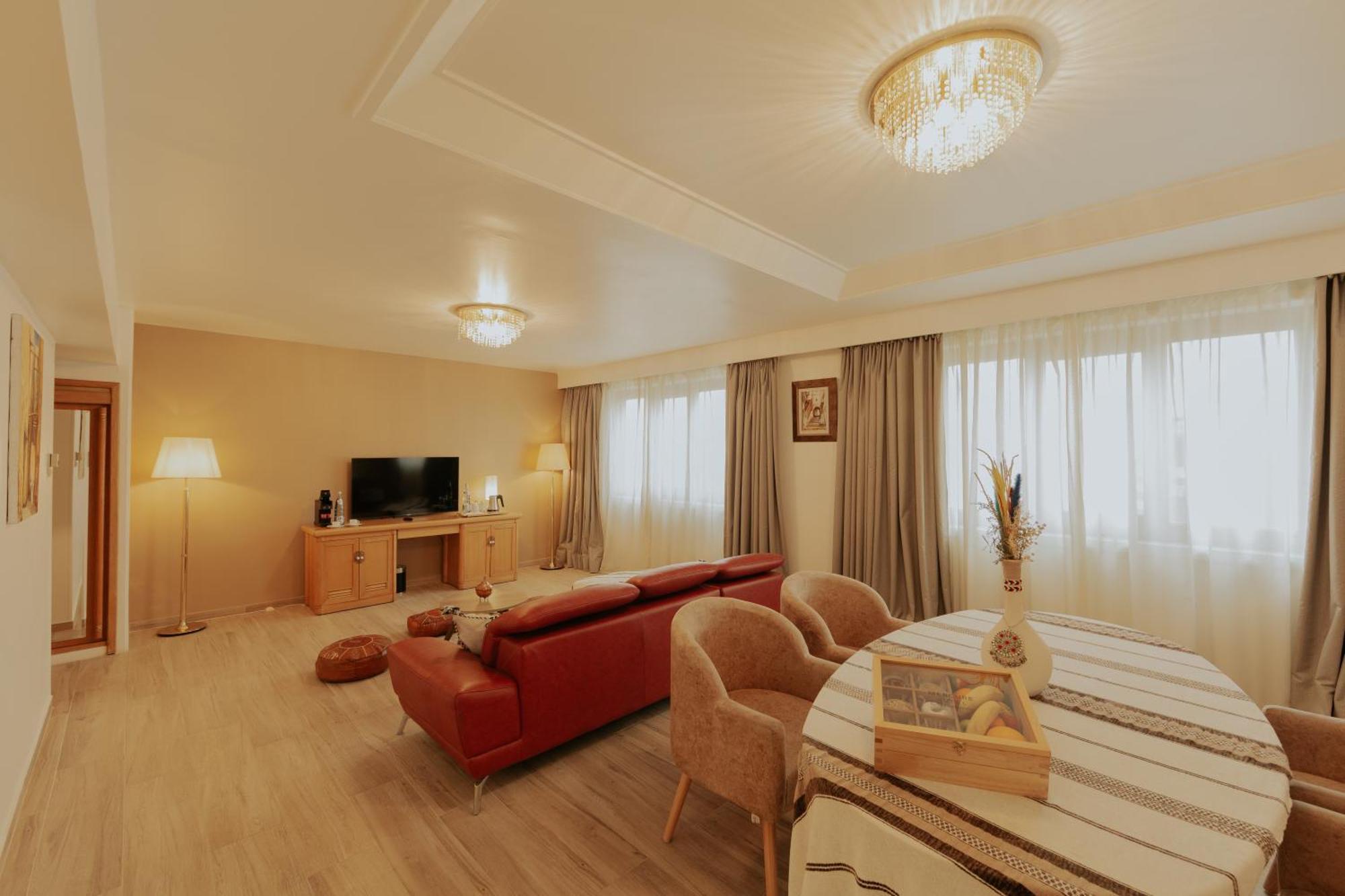 Hotel Mercure Alger Aeroport Dar el Beïda Eksteriør bilde Suite room
